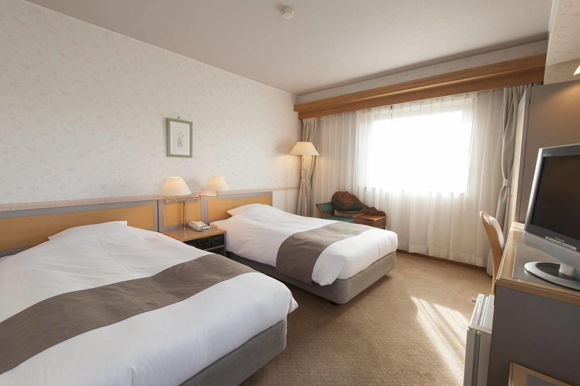 Takayama City Hotel Four Seasons Exterior photo